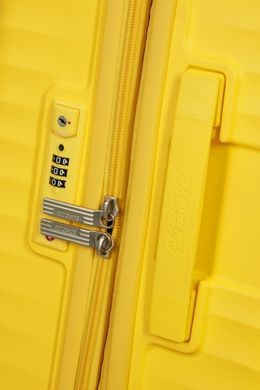 Валіза American Tourister Diablast на 4-х колесах з поліпропілену MK2*002;06 Digital Yellow (середня)