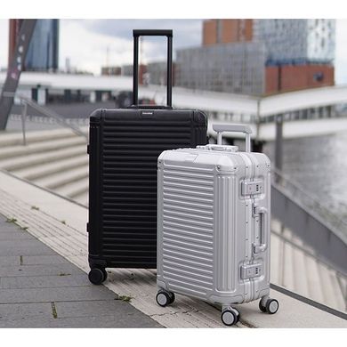 Валіза з алюмінію на 4-х колесах Travelite Next TL079947 Silver (мала)