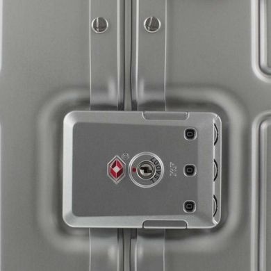 Чемодан из алюминия на 4-х колесах American Tourister Alumo 70g*001 (малый), 70g-Silver, Малый S, 4,3 кг, 0-50 літрів, 34 л, 39 x 55 x 23 см, більше 4 кг, Без розширення, Сірий, Wizz Air (40х55х23), Lufthansa (40х55х23), Turkish Airlines (40x55x23), British Airways (45x56x25), LOT Polish Airlines (40x55x23), Czech Airlines (45x55x25), Air Canada (40x55x23), EasyJet (45х56х25), Air Baltic (40x55x23), Belavia (40х55х25), Austrian (40x55x23), Swiss (40x55x23), Smart Wings (45x56x25), Germanwings (40x55x23)