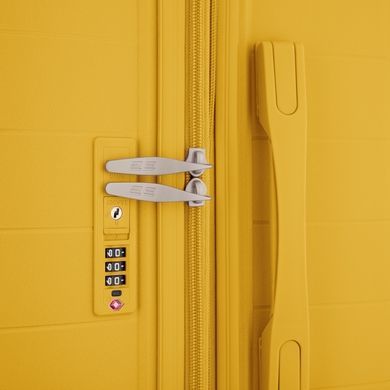 Чемодан 2E Travel Aero из полипропилена на 4-х колесах 2e-spp-aero-m-ay amber yellow (средний)
