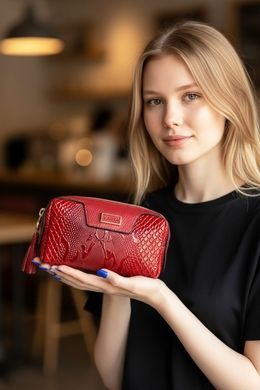 Косметичка жіноча Karya з лакованої шкіри KR2038-019 червоного кольору
